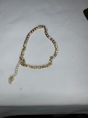 Gold Tone Figaro Chain Bracelet w/ Extender Chunky Link